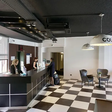 Golden Tulip Roissy Witz 4*