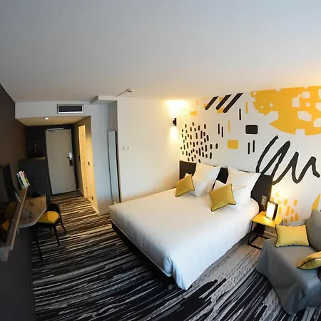 Golden Tulip Roissy Witz 4*